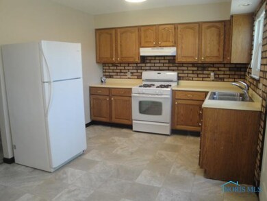 4204 Shade Tree Dr, Toledo, OH 43615 - photo 3