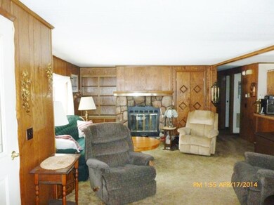 Living Room (2)