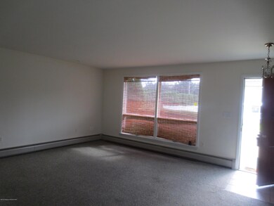 14 Butler St, Old Forge, PA 18518 - photo 4