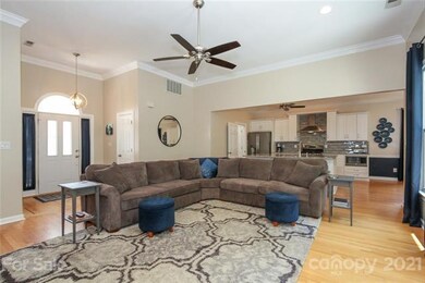 12620 Wild Lilac Ct, Huntersville, NC 28078 - photo 3