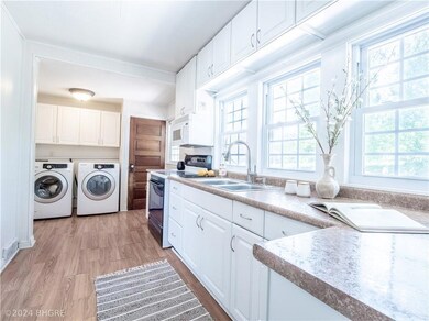 2620 51st St, Des Moines, IA 50310 - photo 7