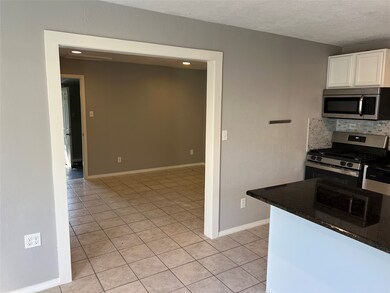 1203 1/2 Walton St, Houston, TX 77009 - photo 3