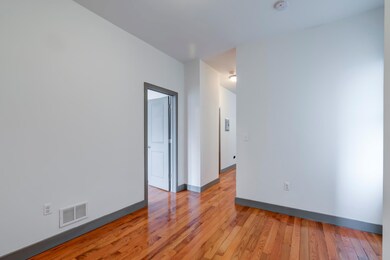 157 Bidwell Ave unit 1, Jersey City, NJ 07305 - photo 5