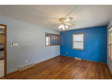 3936 E 26th St, Des Moines, IA 50317 - photo 4