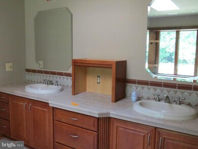 1941 Starlight Ln, Huntingtown, MD 20639 - photo 3