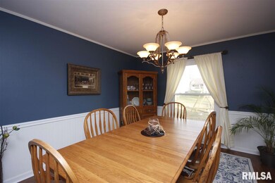 5908 W Ridgecrest Cir, Peoria, IL 61615 - photo 6