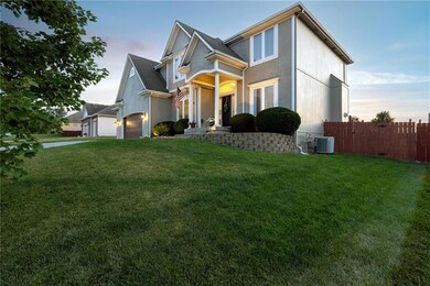 4432 SW Creekview Dr, Lees Summit, MO 64082 - photo 2