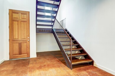 327 E 20th St, Houston, TX 77008 - photo 2