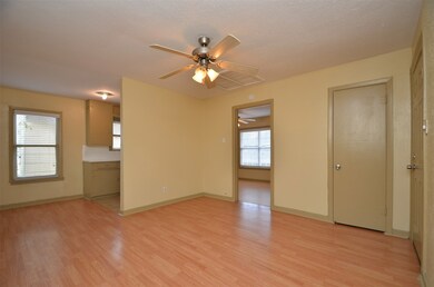 1644 1/2 Hawthorne St unit C, Houston, TX 77006 - photo 6