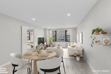 305 E 40th St unit 15 L, New York, NY 10016 - photo 2