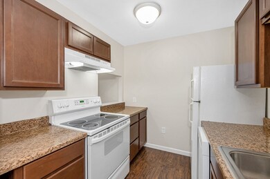 201 Thorndike St unit 27, Lowell, MA 01852 - photo 3