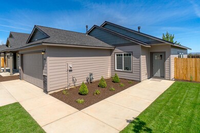 2911HemlockLn-008