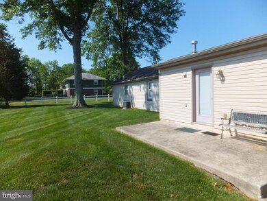 34 W Creamery Rd, Quakertown, PA 18951 - photo 2