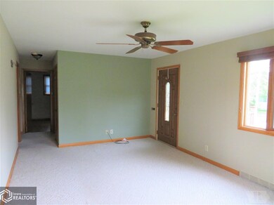 111 N 18th St, Marshalltown, IA 50158 - photo 5