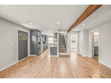 7325 NE Mallory Ave, Portland, OR 97211 - photo 4