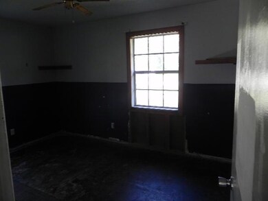 14 Crosby Dr, Laurel, MS 39440 - photo 7