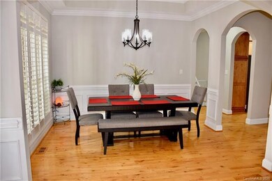 Dining Room, view from foyer