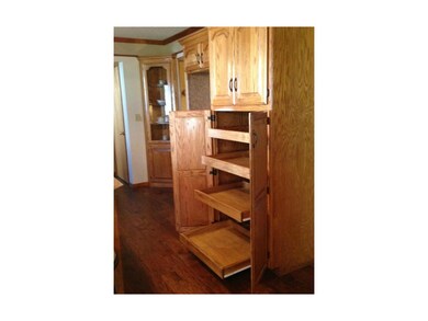 Kitchen - Pull Out Drawers