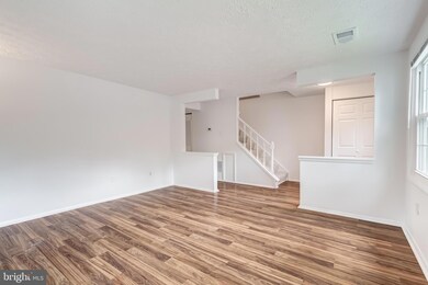 8351 Rocky Forge Ct, Springfield, VA 22153 - photo 5