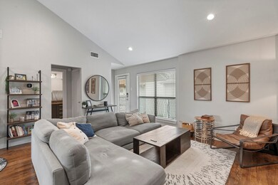 5816 Birchbrook Dr unit 214, Dallas, TX 75206 - photo 4