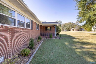541 2nd Ave SW, Hamilton, AL 35570 - photo 2