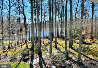 9399 Crosspointe Dr, Fairfax Station, VA 22039 - photo 3