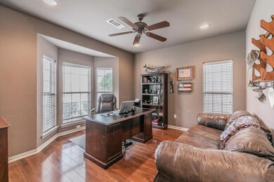 633 Trails End Ct, Hurst, TX 76054 - photo 5