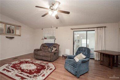 825 Santa Anna Dr, Alamo, TX 78516 - photo 5