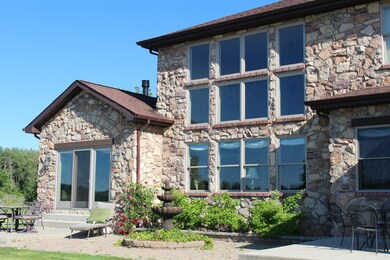Sanfords Landing lakeside4