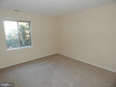 442 Girard St unit 301, Gaithersburg, MD 20877 - photo 6