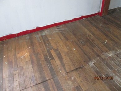 810 W Doggett St, Windfall, IN 46076 - photo 6