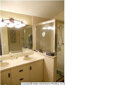 17 Candon Ct, Staten Island, NY 10309 - photo 5