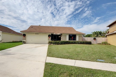 22561 Blue Fin Trail, Boca Raton, FL 33428 - photo 3