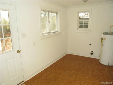 LARGE UTILITY ROOM