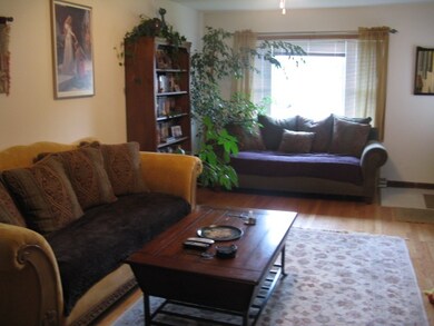 295/299 Park St, Oregon, WI 53575 - photo 3