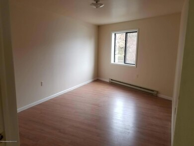 8 Hillcrest Dr, Olyphant, PA 18447 - photo 5