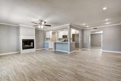 1226 E Downing St-14