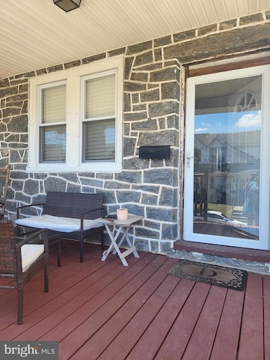 118 N Fairview Ave, Upper Darby, PA 19082 - photo 2