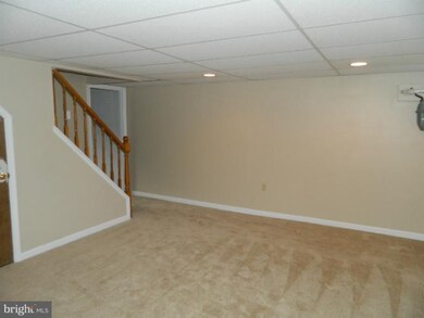 1167 Foxwood Ln, Essex, MD 21221 - photo 7