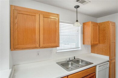 2516 Ashford West Dr unit Refreshed, College Station, TX 77840 - photo 3