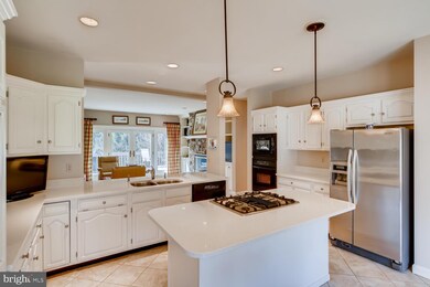 2 Ruxton Green Ct, Towson, MD 21204 - photo 7