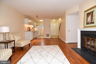 1123 N Stuart St unit A, Arlington, VA 22201 - photo 6