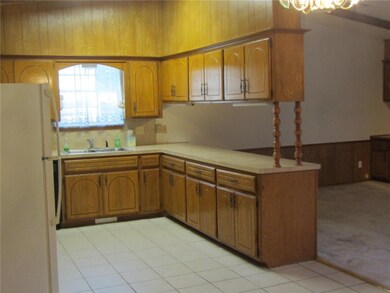 Lots of counter space in kitchen