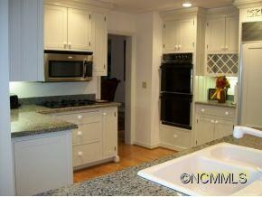Kitchen-Custom-built Cabinets
