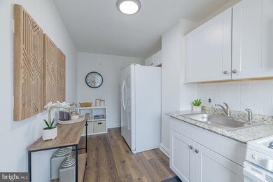 8529 Chestnut Oak Rd, Parkville, MD 21234 - photo 7