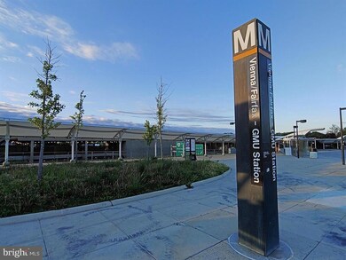 3117 Buccaneer Ct unit 102, Fairfax, VA 22031 - photo 3