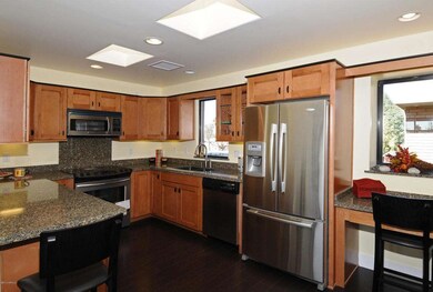 Gorgeous kitchen with New Cabinetry!