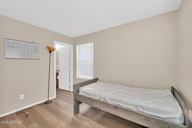 2118 N 77th-5