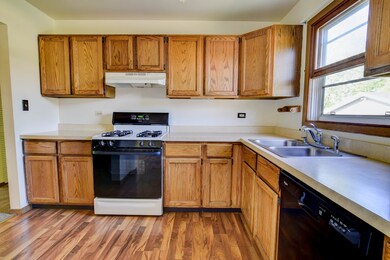 11415 W Edgewood Rd, Beach Park, IL 60087 - photo 2