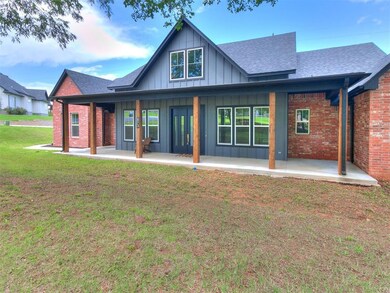 673 Barn Cir, Goldsby, OK 73093 - photo 5